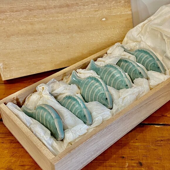 Fish Shaped (Japan) Chopsticks Rests; Vintage Unused; Set of 6 with original box - Picture 3 of 11